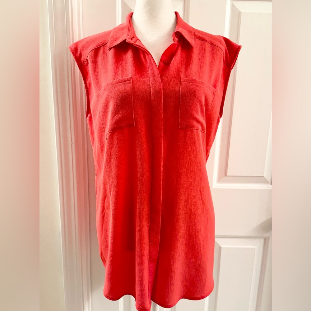 HALOGEN women’s Red sleeveless button-down top shirt Sz M. 1
